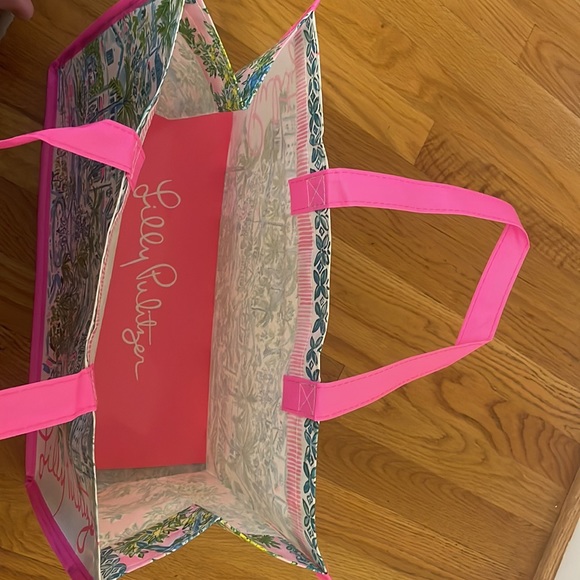 Lilly Pulitzer reusable bag 🌴💖 - Picture 4 of 4